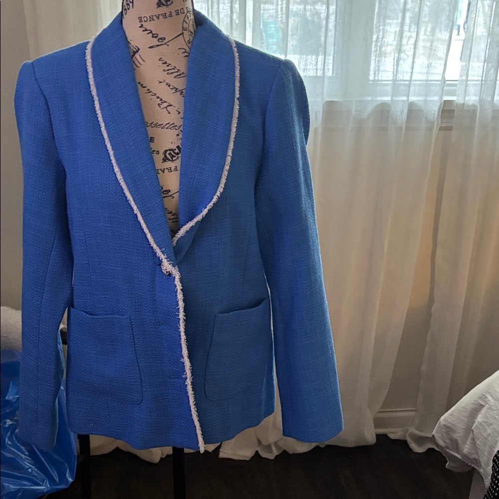 Graver Classic Blue Women's Textured Blazer with Contrast Trim size 4